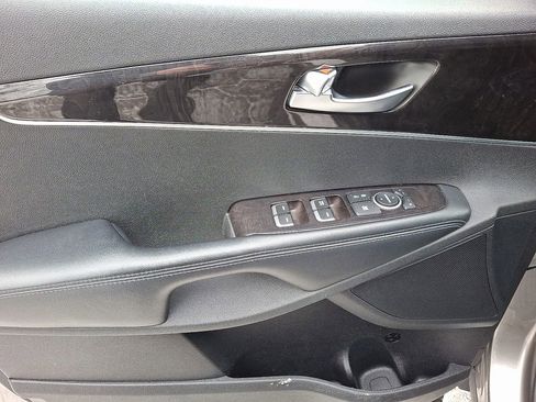 Used 2016 Kia Sorento EX image 12