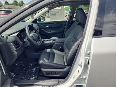 New 2026 Nissan Rogue Dark Armor AWD/4WD image 11
