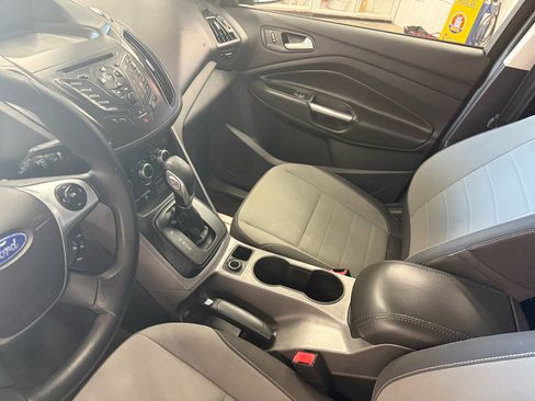 Used 2014 Ford Escape SE image 16