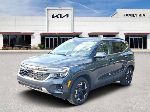 Certified 2025 Kia Seltos EX image 3