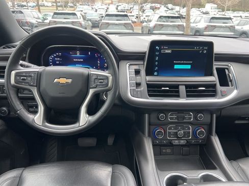 Used 2023 Chevrolet Suburban LT w/ LT Signature Package image 18