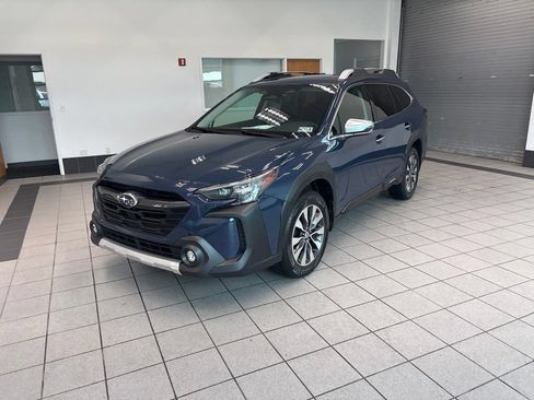 Used 2025 Subaru Outback Touring XT AWD/4WD image 3