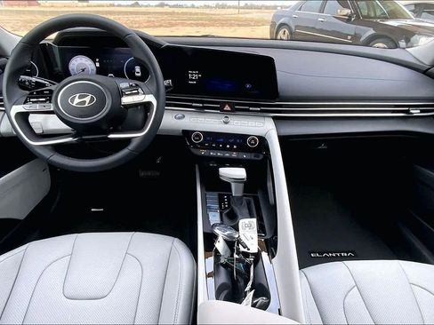 New 2026 Hyundai Elantra Limited FWD image 5