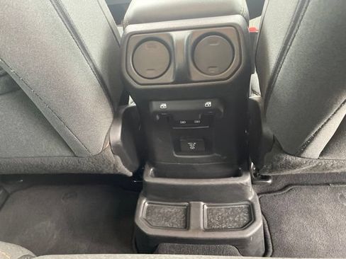 Used 2024 Jeep Wrangler Unlimited Sahara AWD/4WD image 22