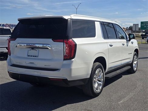Used 2024 GMC Yukon XL SLT w/ SLT Luxury Package image 5