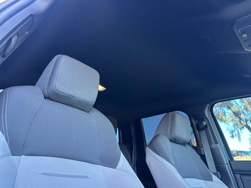 Used 2025 Toyota Tacoma TRD Off-Road image 15