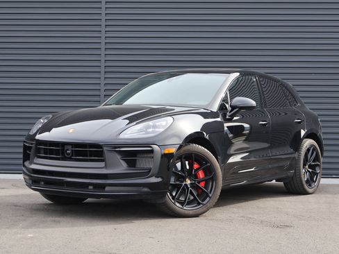 Certified 2024 Porsche Macan GTS image 1