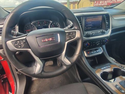 Used 2021 GMC Acadia SLE w/ Driver Convenience Package image 14