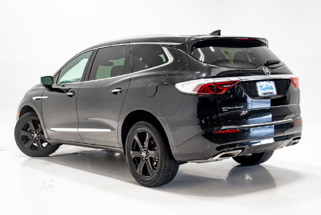 Used 2023 Buick Enclave Essence w/ Sport Touring Edition AWD/4WD image 28