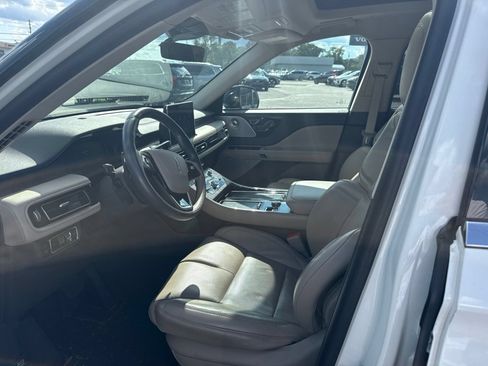 Used 2023 Lincoln Aviator Grand Touring w/ Equipment Group 301A AWD/4WD image 8