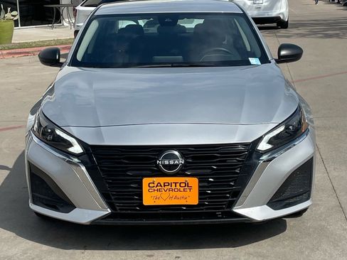 Used 2024 Nissan Altima 2.5 SV image 7