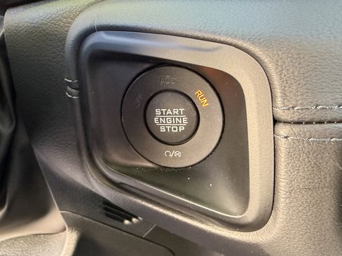 Used 2025 Jeep Wrangler Rubicon w/ Convenience Group image 23