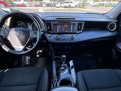 Used 2018 Toyota RAV4 XLE image 11