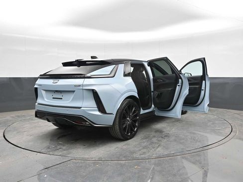 New 2026 Cadillac Lyriq V image 46