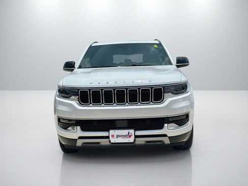 Used 2024 Jeep Wagoneer L Series II w/ Flexible Seating Group AWD/4WD image 2
