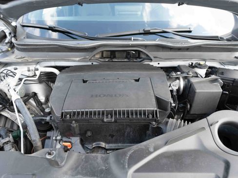 Used 2025 Honda Pilot TrailSport image 32