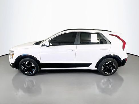 Used 2025 Kia Niro Wind w/ Wind Preserve Package FWD image 5