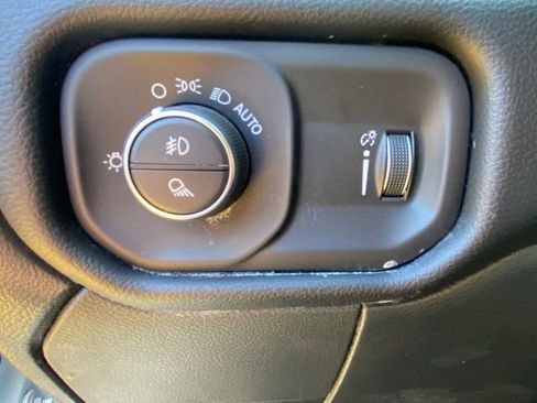 Used 2024 RAM 2500 Big Horn AWD/4WD image 16