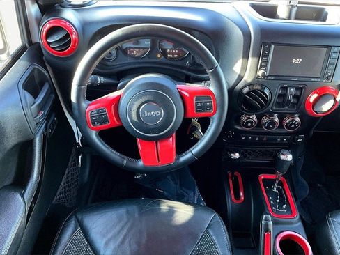 Used 2016 Jeep Wrangler Unlimited Sahara image 5