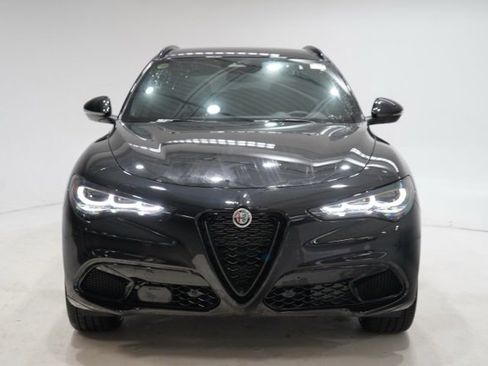 New 2025 Alfa Romeo Stelvio Sprint image 2