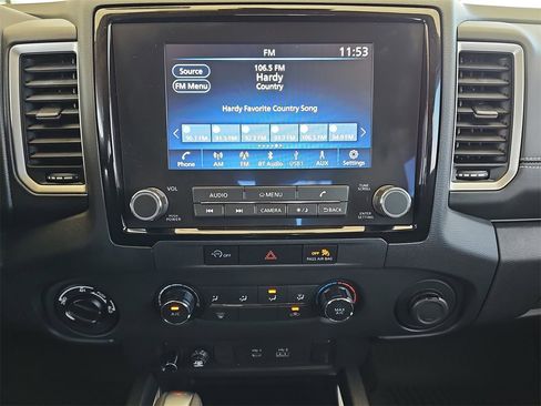 Used 2024 Nissan Frontier SV image 18
