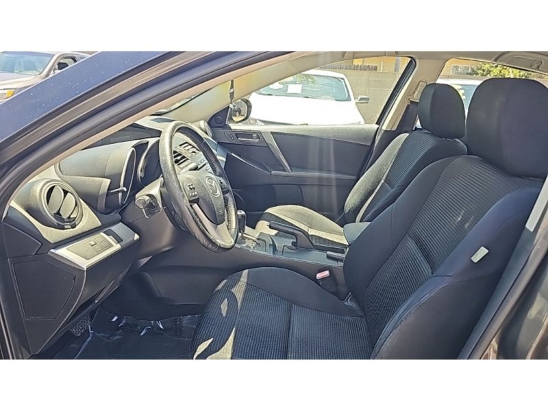 Used 2013 MAZDA MAZDA3 i Touring FWD image 9