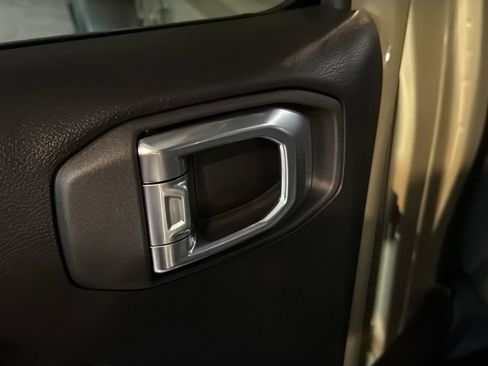 Used 2025 Jeep Wrangler Sport image 16