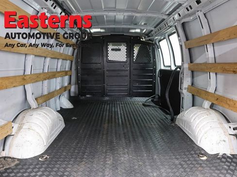 Used 2019 GMC Savana 2500 w/ Driver Convenience Package RWD image 9