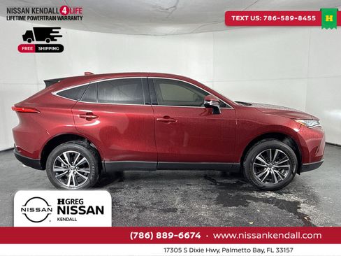 Used 2022 Toyota Venza LE image 13