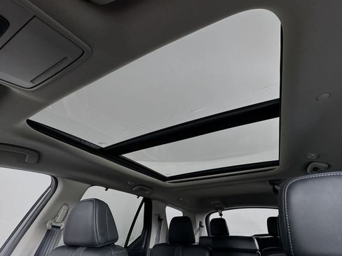 Certified 2023 Honda Pilot Touring image 23