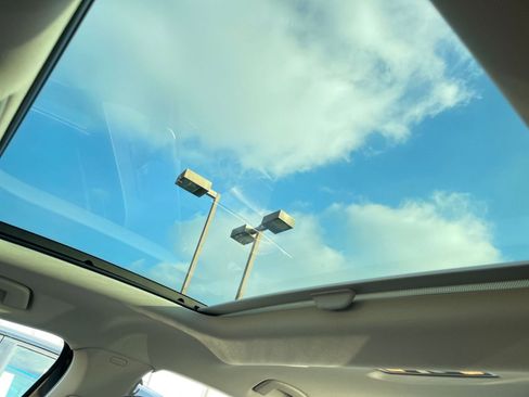 Used 2025 Volkswagen Jetta SE image 29