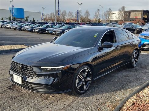 Used 2024 Honda Accord Sport image 3