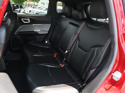 Used 2025 Jeep Compass Limited AWD/4WD image 31