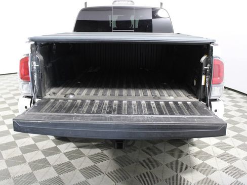 Used 2020 Toyota Tacoma TRD Sport w/ Technology Package AWD/4WD image 41