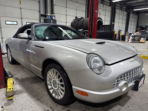 Used 2004 Ford Thunderbird image 20