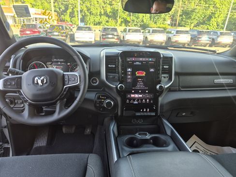 Used 2025 RAM 1500 Big Horn AWD/4WD image 4