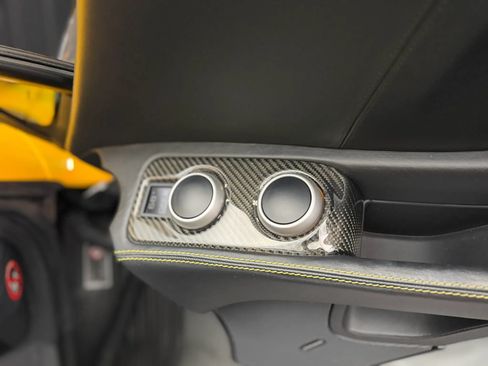 Used 2015 McLaren 650S Spider RWD image 36