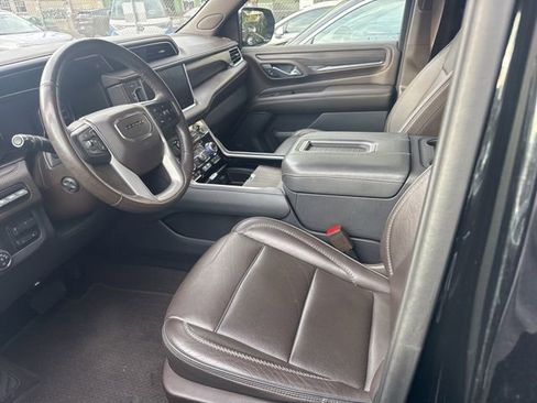 Used 2021 GMC Yukon Denali w/ Denali Premium Package image 5
