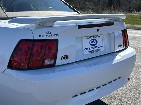 Used 2004 Ford Mustang GT image 14