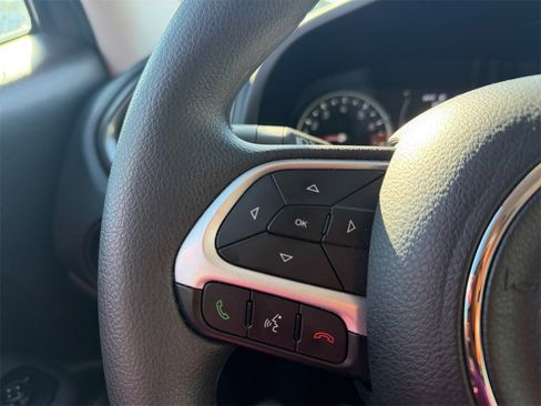 Used 2023 Jeep Renegade Latitude image 16