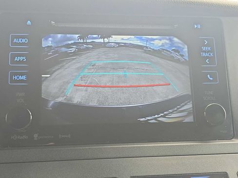 Used 2017 Toyota Sienna LE FWD image 22