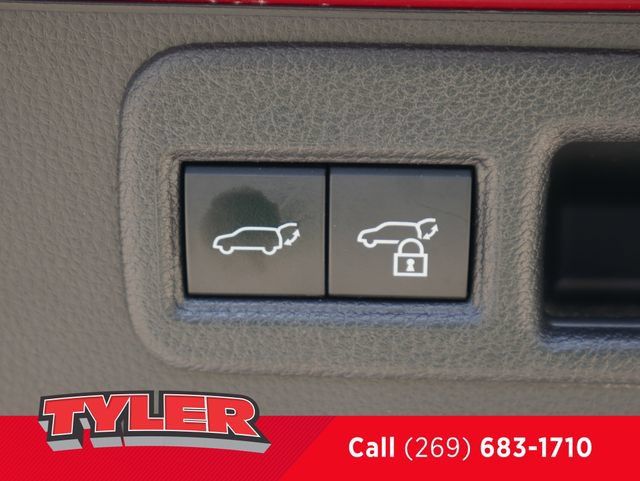 Used 2023 Toyota Venza Limited AWD/4WD image 17
