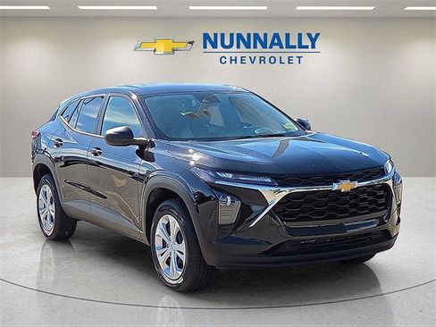 Certified 2025 Chevrolet Trax LS image 7