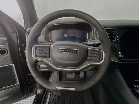 Used 2024 Jeep Wagoneer Series III w/ Premium Group I image 12