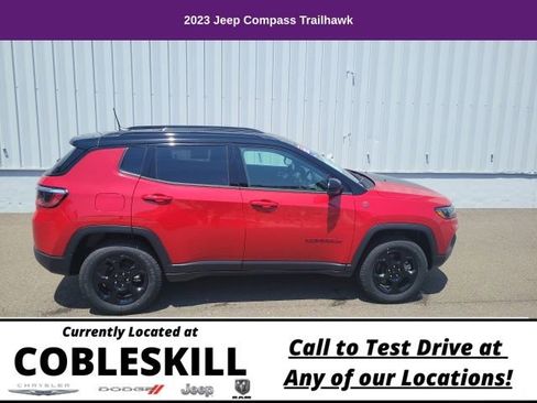 Used 2023 Jeep Compass Trailhawk image 4