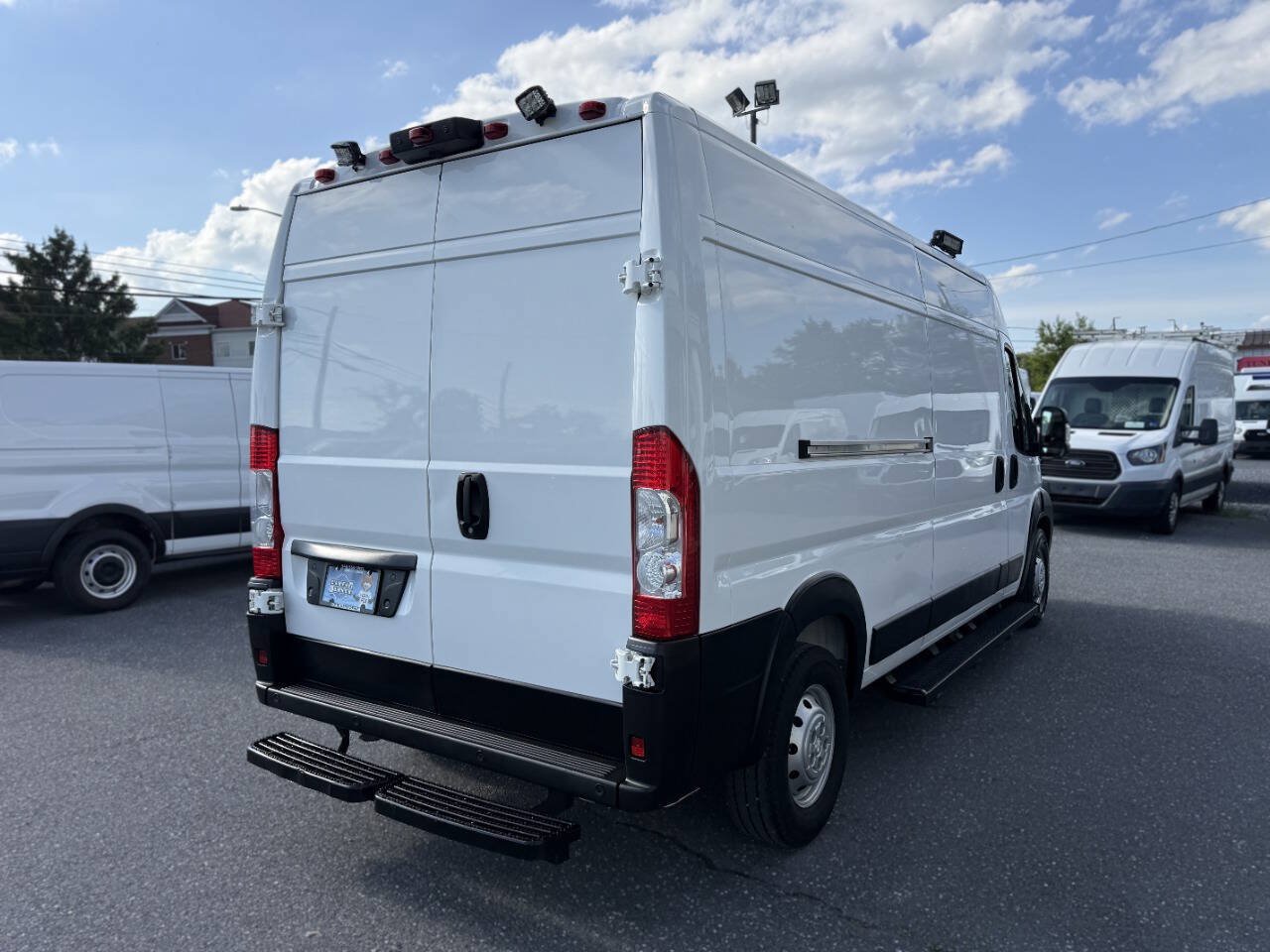 Used 2021 RAM ProMaster 2500 w/ Interior LED Lighting Group FWD image 3