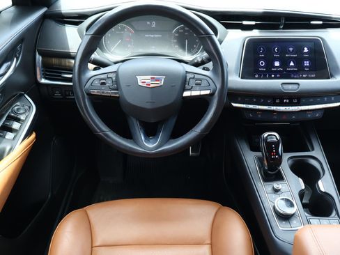 Used 2023 Cadillac XT4 Sport FWD image 15