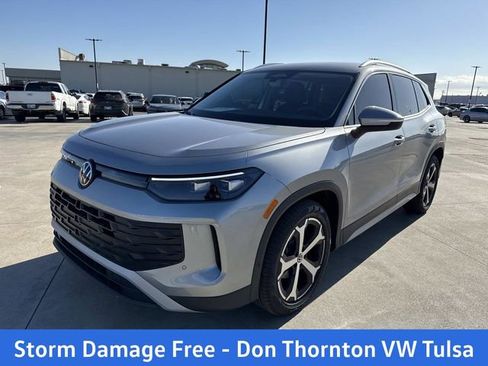 New 2026 Volkswagen Tiguan SE FWD image 7