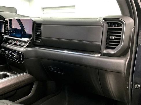 Used 2024 Chevrolet Silverado 1500 LTZ w/ LTZ Premium Package AWD/4WD image 18
