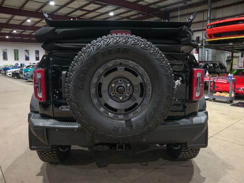 Used 2024 Ford Bronco Badlands image 7